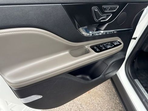 Certified 2023 Lincoln Corsair FWD image 15