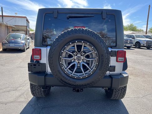 Used 2018 Jeep Wrangler Unlimited Sport S AWD/4WD image 6