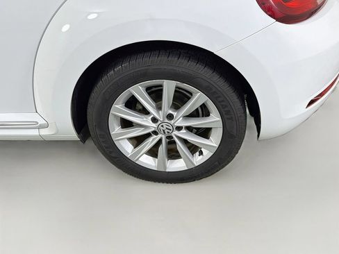 Used 2019 Volkswagen Beetle 2.0T SE FWD image 27