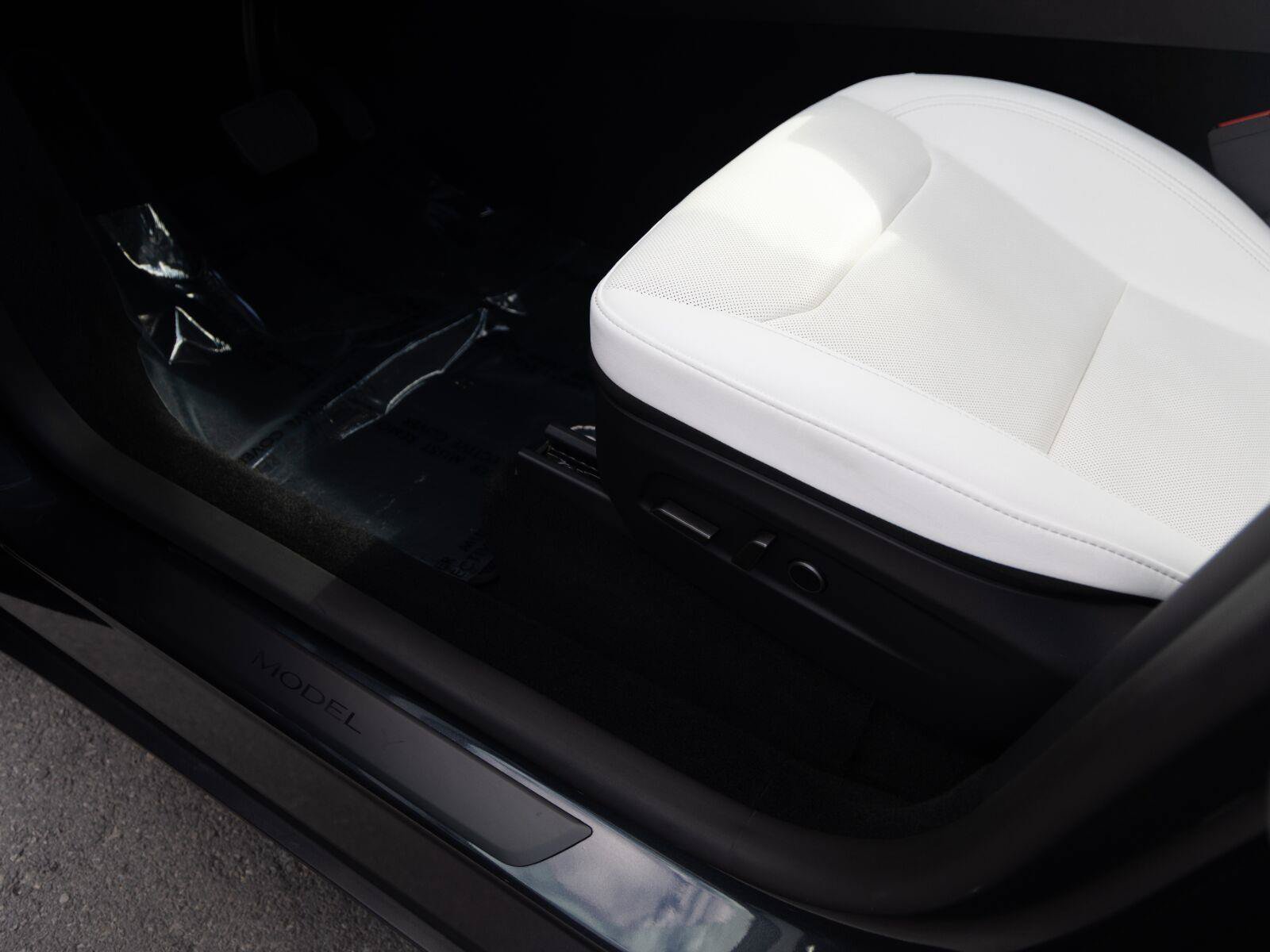 Used 2026 Tesla Model Y AWD image 10