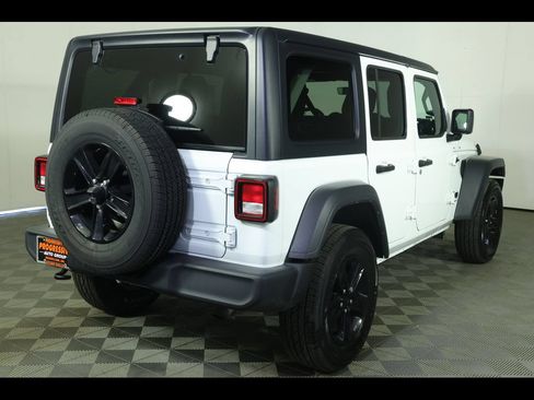 Used 2023 Jeep Wrangler Unlimited Sport AWD/4WD image 14