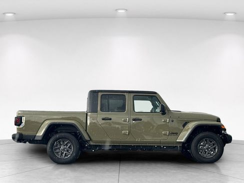 New 2026 Jeep Gladiator Sport AWD/4WD image 8