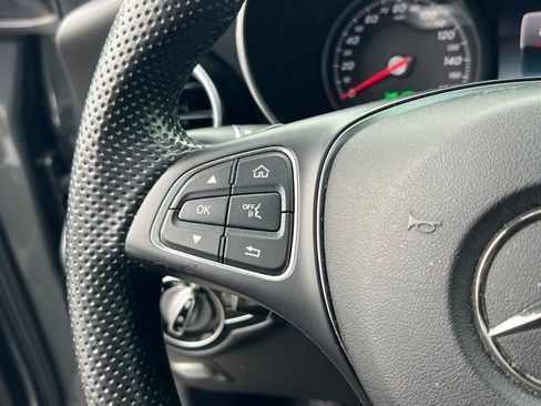 Used 2017 Mercedes-Benz GLC 300 4MATIC image 22