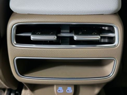 New 2026 Genesis GV70 2.5T Advanced AWD/4WD image 18