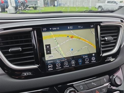 Used 2020 Chrysler Pacifica Touring-L Plus w/ S Appearance Package image 18