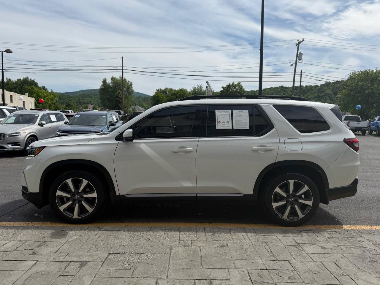 Used 2023 Honda Pilot Touring image 5