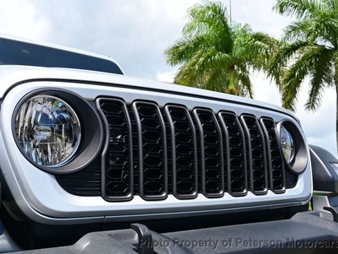 Used 2024 Jeep Wrangler Sport AWD/4WD image 9