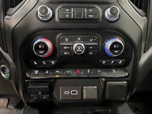Used 2020 GMC Sierra 2500 Denali w/ Denali Ultimate Package AWD/4WD image 41