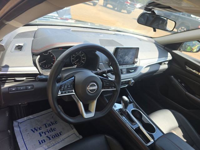 Used 2025 Nissan Altima 2.5 SR FWD image 11