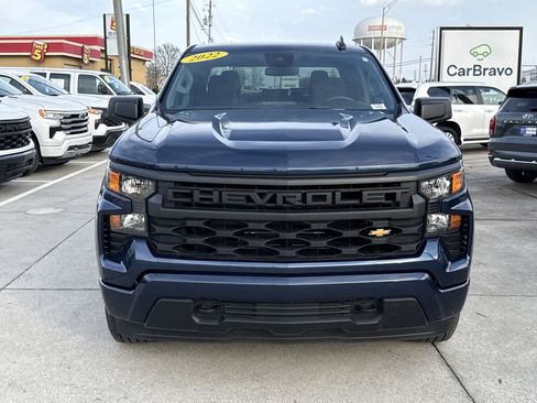 Used 2022 Chevrolet Silverado 1500 Custom image 2