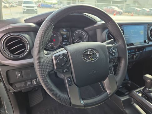 Used 2023 Toyota Tacoma TRD Off-Road AWD/4WD image 17