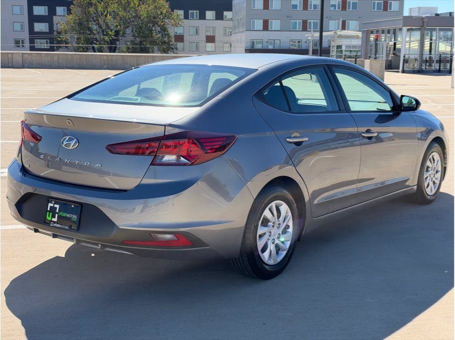 Used 2020 Hyundai Elantra SE w/ Cargo Package (C1) FWD image 8