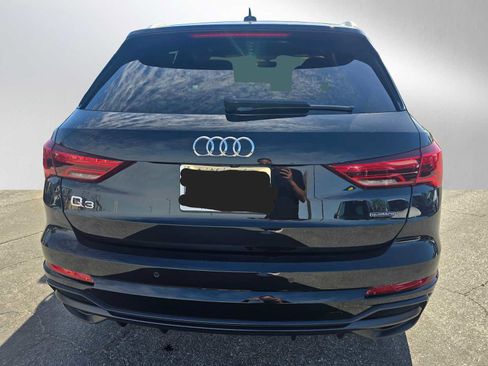 Used 2022 Audi Q3 2.0T Premium w/ Convenience Package image 4