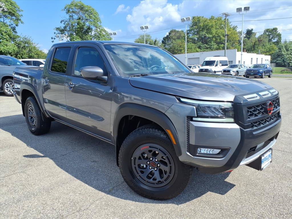 Used 2026 Nissan Frontier PRO-4X AWD/4WD image 2