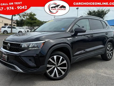 Used 2022 Volkswagen Taos SE FWD image 1