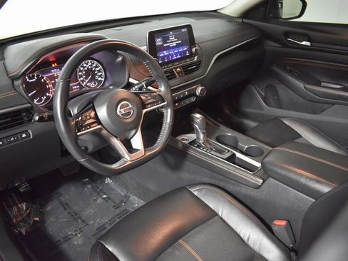 Used 2020 Nissan Altima 2.0 SR image 13