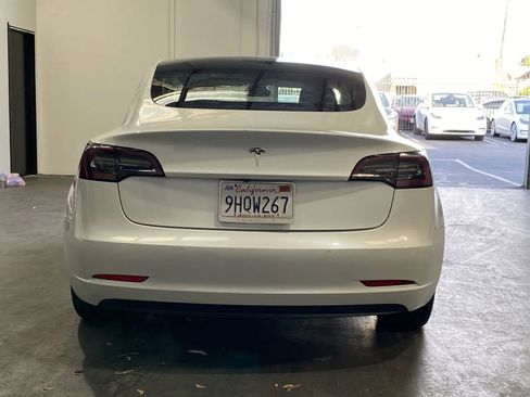 Used 2020 Tesla Model 3 Standard Range Plus image 3