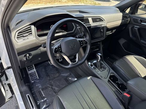 Certified 2023 Volkswagen Tiguan SE R-Line FWD image 2