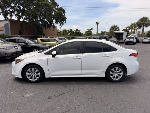 Used 2020 Toyota Corolla LE FWD image 5