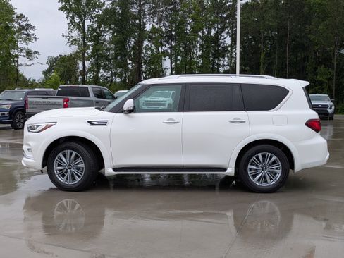 Used 2024 INFINITI QX80 Luxe AWD/4WD image 2