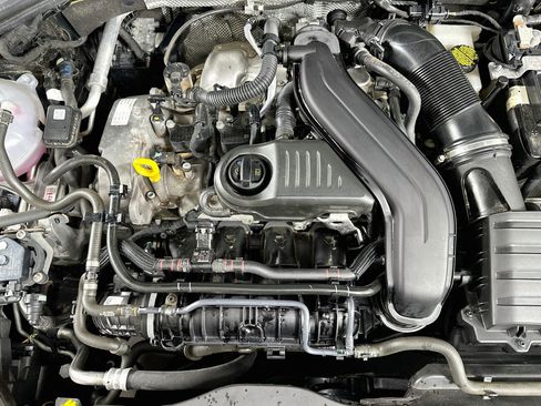 Used 2025 Volkswagen Jetta SE FWD image 30
