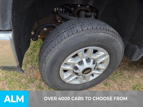 Used 2025 Chevrolet Silverado 2500 LT w/ Convenience Package image 2