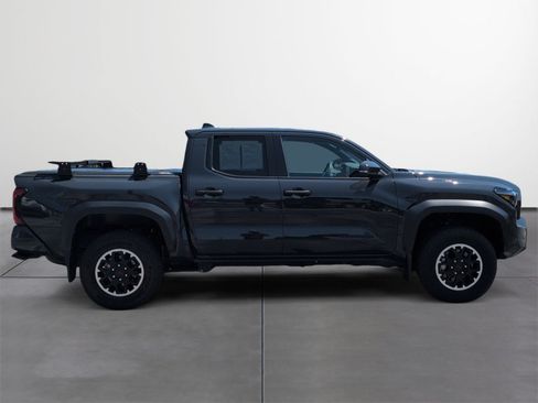 Certified 2025 Toyota Tacoma TRD Off-Road w/ TRD Off Road Upgrade Package AWD/4WD image 6