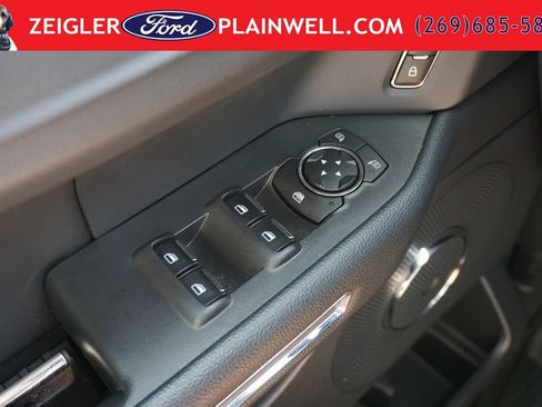 Used 2024 Ford Expedition XLT AWD/4WD image 31