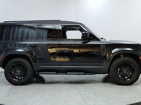 Used 2025 Land Rover Defender 110 S image 6