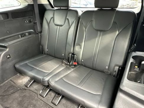 Used 2024 Kia Sorento S w/ Panoramic Sunroof Package FWD image 9