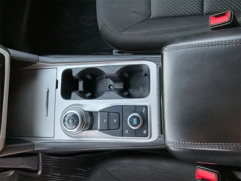 Used 2023 Ford Explorer XLT image 11