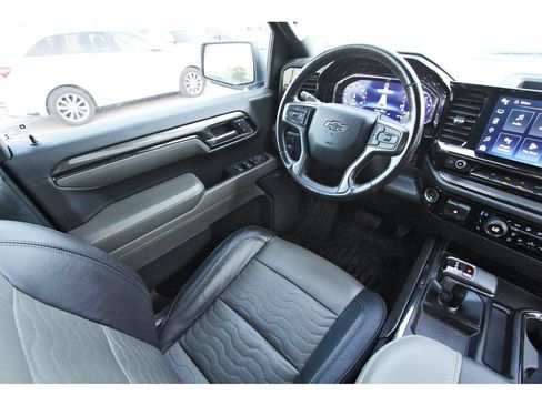 Used 2023 Chevrolet Silverado 1500 ZR2 w/ Technology Package AWD/4WD image 9