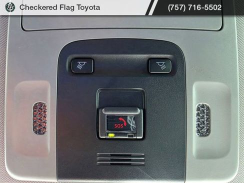Used 2023 Toyota Camry SE w/ Cold Weather Package FWD image 9