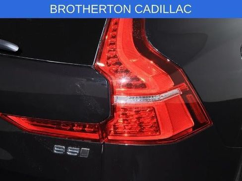 Used 2025 Volvo XC60 B5 Plus AWD/4WD image 13