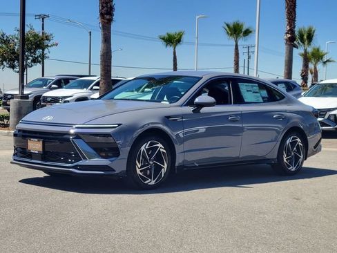 New 2026 Hyundai Sonata SEL FWD image 2