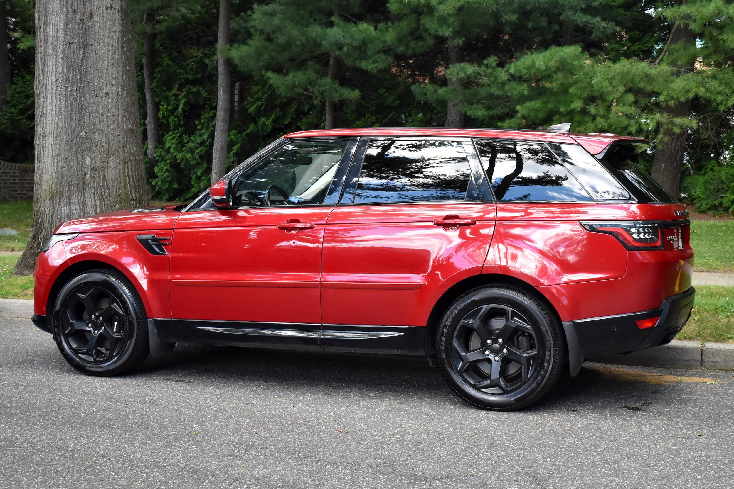 Used 2019 Land Rover Range Rover Sport HSE AWD/4WD image 6