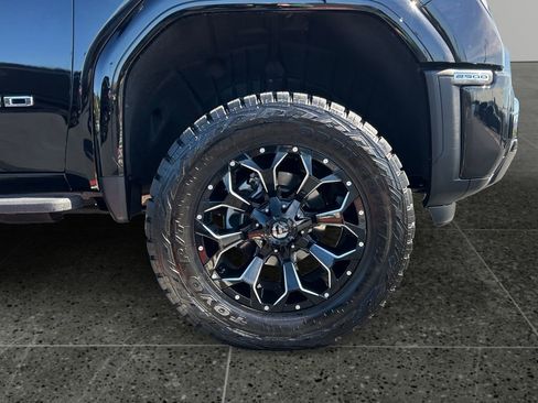 Used 2025 GMC Sierra 2500 AT4 w/ AT4 Premium Plus Package image 9