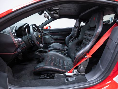 Used 2018 Ferrari 488 GTB RWD image 10
