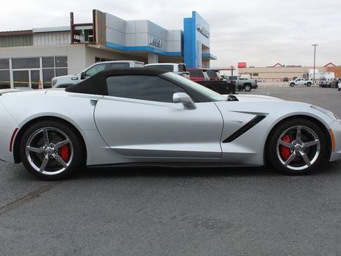 Used 2016 Chevrolet Corvette Stingray Convertible w/ 2LT Preferred Equipment Group image 2
