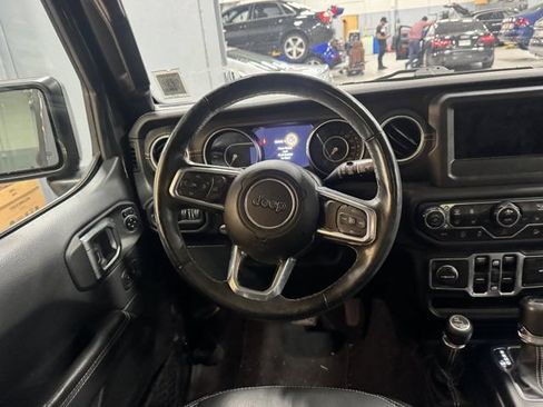 Used 2018 Jeep Wrangler Unlimited Sahara w/ Dual Top Group AWD/4WD image 15