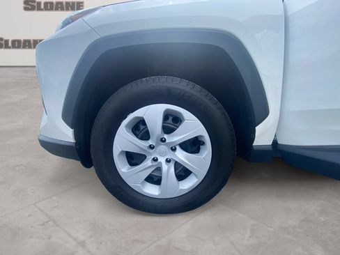 Used 2020 Toyota RAV4 LE w/ Carpet Mat Package AWD/4WD image 14