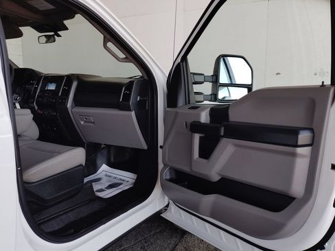 Used 2021 Ford F250 XL w/ Power Equipment Group RWD image 10