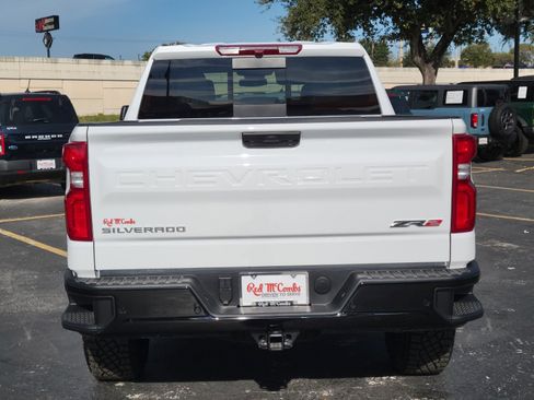 Used 2025 Chevrolet Silverado 1500 ZR2 image 4