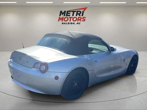 Used 2005 BMW Z4 2.5i RWD image 3