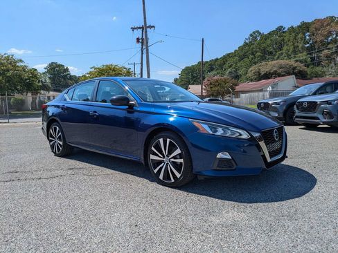 Used 2020 Nissan Altima 2.5 SR w/ Premium Package AWD/4WD image 2