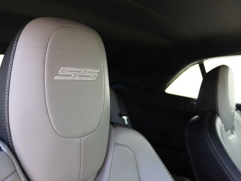 Used 2012 Chevrolet Camaro SS RWD image 18