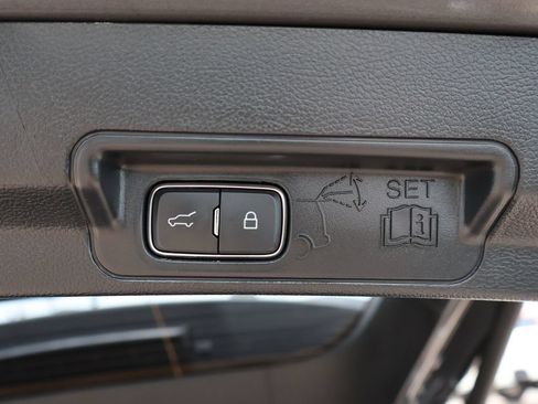 Used 2025 Ford Explorer ST-Line w/ ST-Line Street Pack AWD/4WD image 8