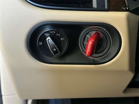 Used 2024 Porsche Macan image 25