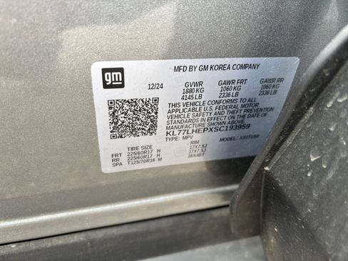 Used 2025 Chevrolet Trax LT FWD image 28