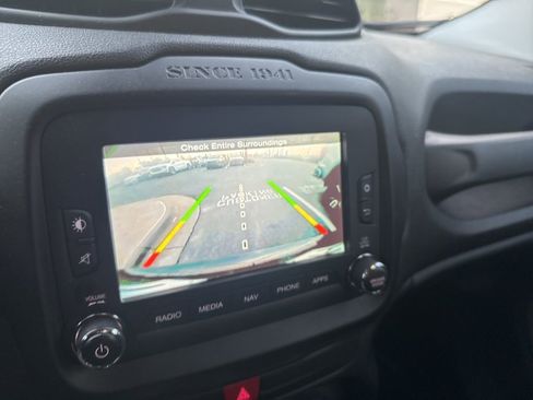 Used 2017 Jeep Renegade Latitude image 13